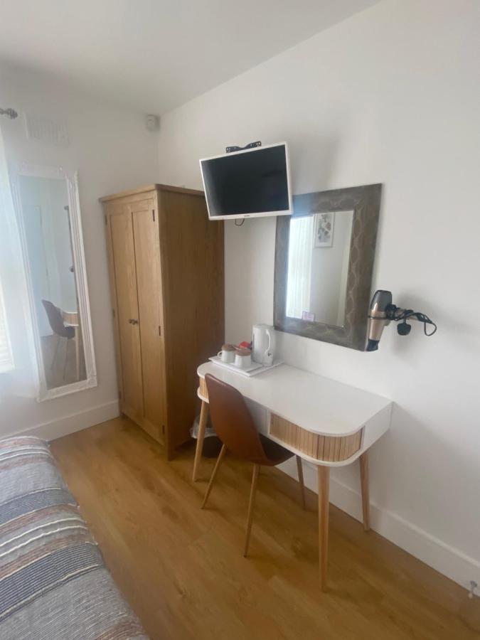 Racecourse View Hotel Listowel Bagian luar foto
