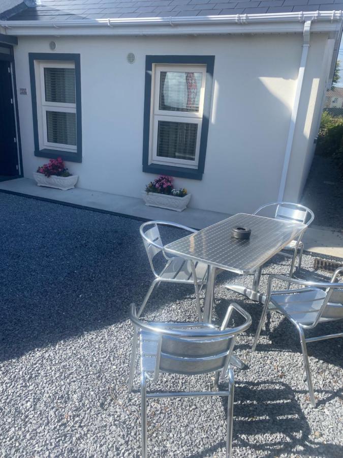 Racecourse View Hotel Listowel Bagian luar foto